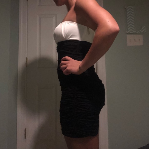 Forever 21 Dresses & Skirts - Forever 21 Strapless Dress